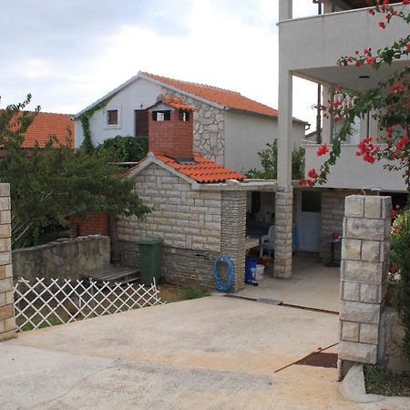 Apartment Milna 8896B Vis Luaran gambar
